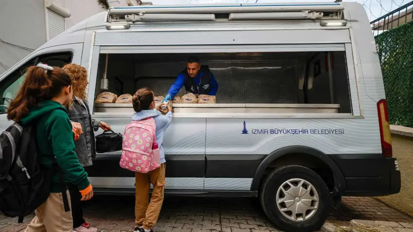 İzmir’de 2 bin öğrenciye her gün beslenme desteği haberinin görseli