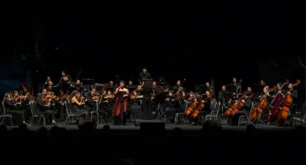İzmir Oda Orkestrası yeni sezona alkışlarla başladı