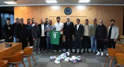 Kemalpaşa’da amatör kulüplere malzeme desteği