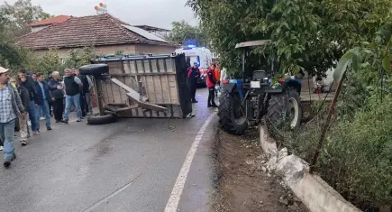 Tarım işçilerini taşıyan römork devrildi: 23 yaralı