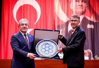 Türk Dil Kurumu Başkanı Prof. Dr. Osman Mert, DEÜ’de Türkçenin köklerini anlattı
