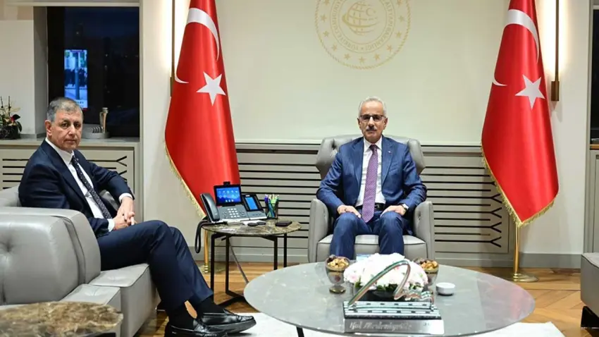 Bakan Uraloğlu, İzmir Büyükşehir Belediye Başkanı Cemil Tugay'ı kabul etti haberinin görseli