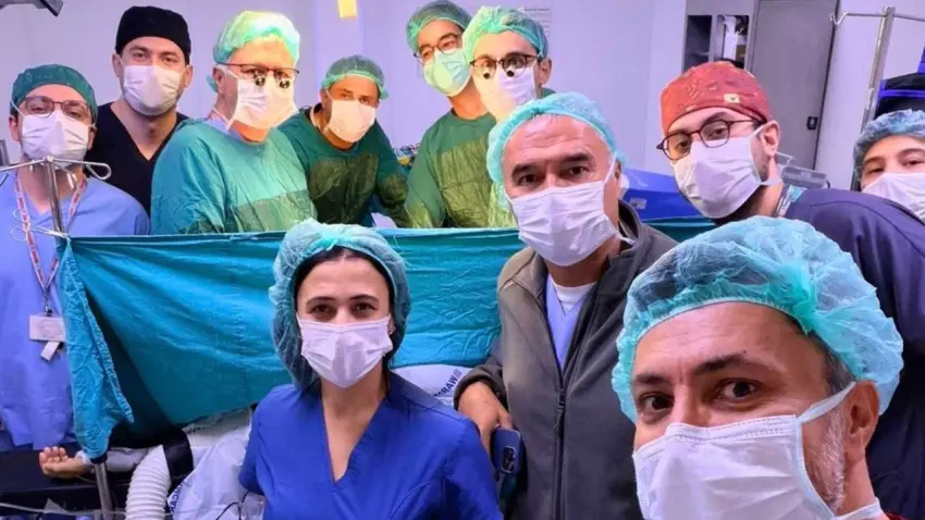 Ege Üniversitesinde 12 saatte iki hastaya organ nakli umudu haberinin görseli