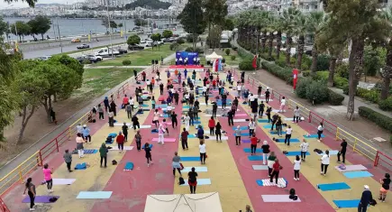 Konaklılar güne yoga ve sporla başladı