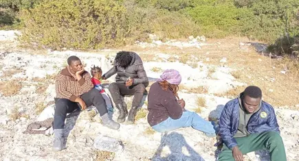 Seferihisar'da 9 düzensiz göçmen yakalandı