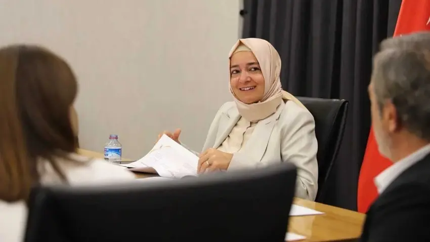 AK Parti'de Fatma Betül Saya Kaya'nın yerine atanan isim belli oldu haberinin görseli