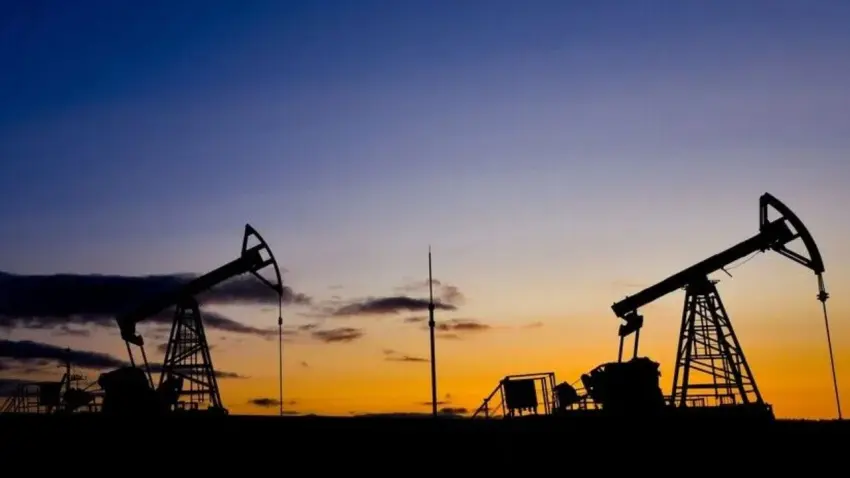 Brent petrol 100 doları aştı haberinin görseli