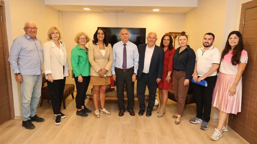 Buca’da 3. Yaş Üniversitesi için imzalar atıldı haberinin görseli
