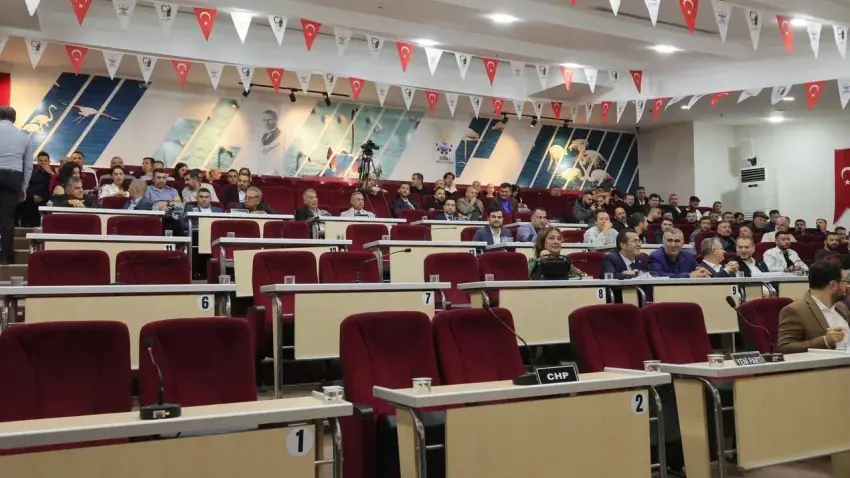 Çiğli Belediye Meclisi'nde "Toplantı Yetersayısı" krizi haberinin görseli