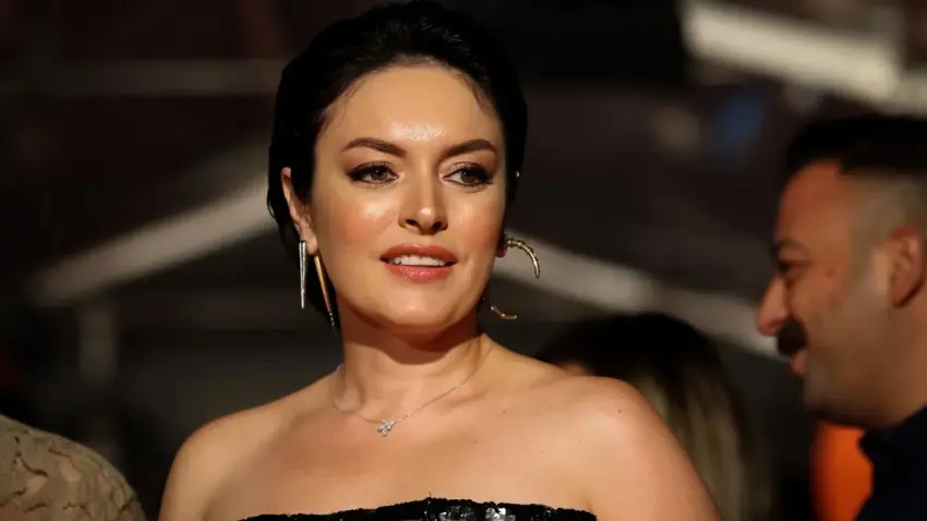 Ezgi Mola’nın İspanya’daki evini işgal eden okupa grubu tahliye edildi haberinin görseli