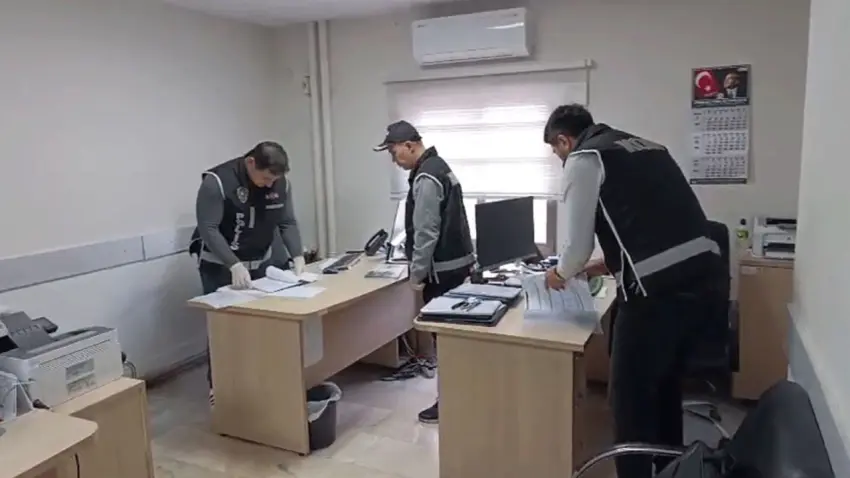 Kırıkkale Belediyesi'ne rüşvet operasyonu: İmar müdürlüğünde 3 çalışan gözaltına alındı haberinin görseli