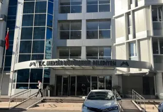 Mersin'de Büyükşehir ve 2 ilçe belediyesine operasyon düzenlendi: 3 başkan dahil 59 gözaltı