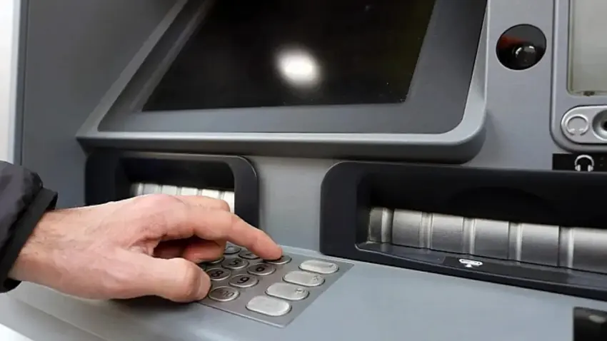 Bankalar ATM limitlerini değiştirdi! 1 Ekim sonrası para çekecekler dikkat haberinin görseli