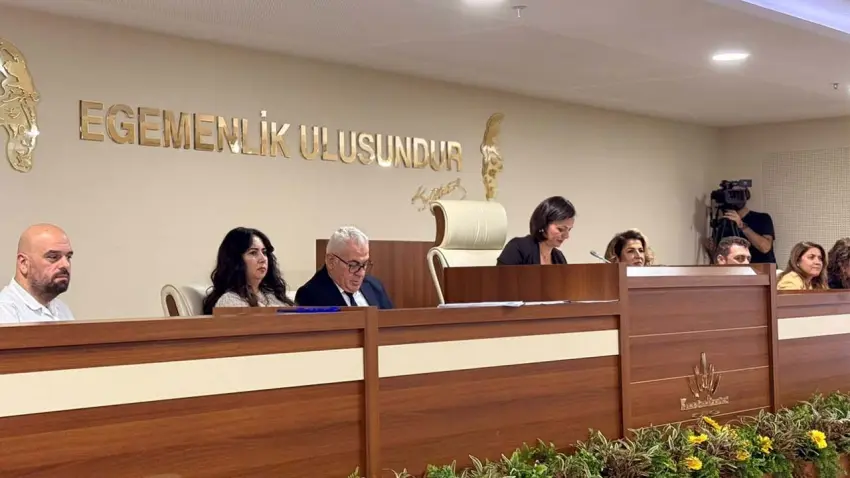 Karabağlar Belediye Başkanı Helil Kınay AK Parti'ye mi geçiyor? haberinin görseli