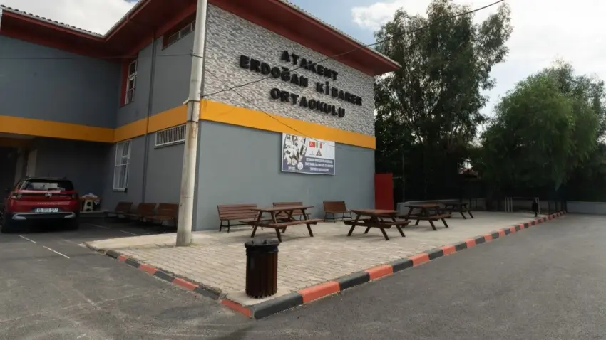 okul bahçesi