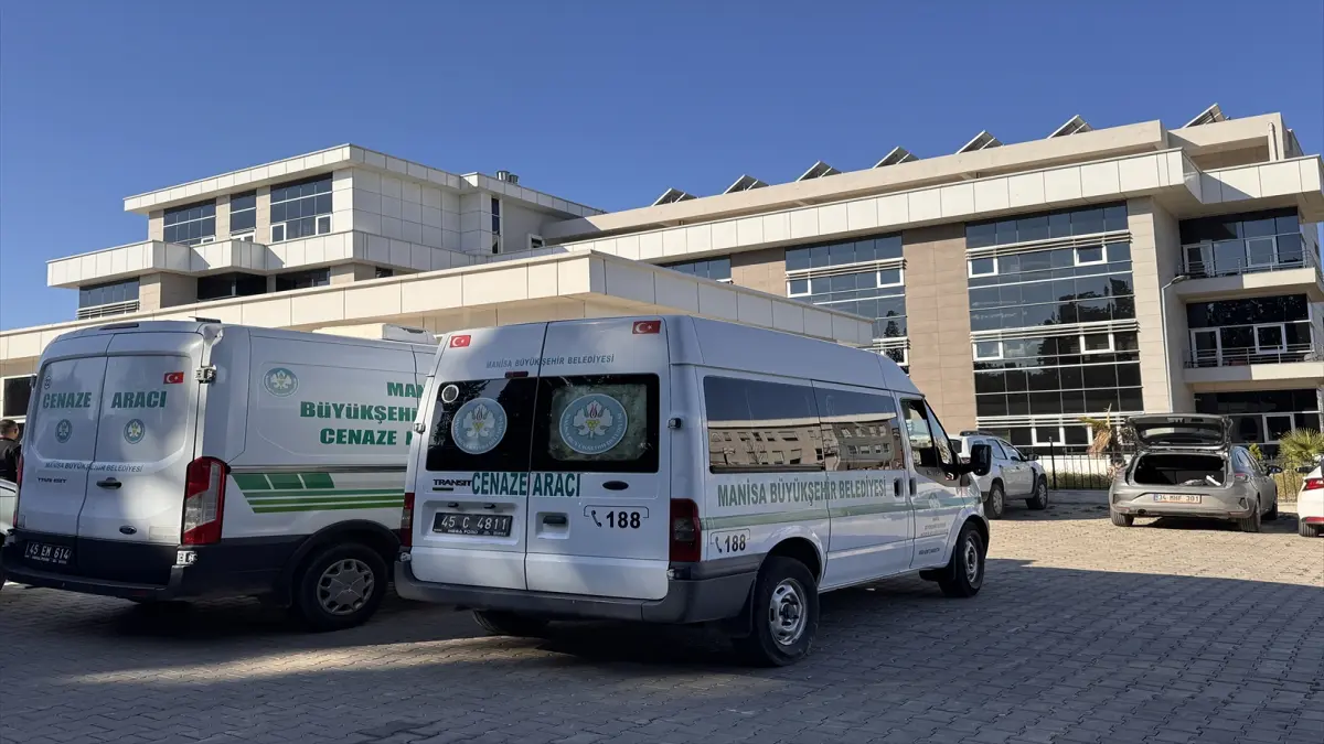 Soma’daki hayatını kaybeden 2 işçinin cenazesi ailelerine teslim edildi görseli
