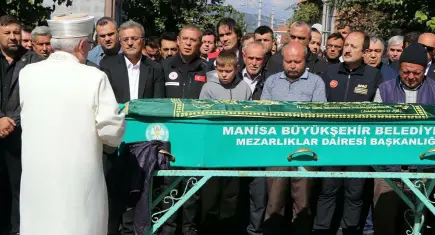 Soma maden faciasında yürek yakan veda: İki madenci toprağa verildi