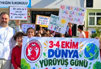 Bornova’da öğrencilerden Dünya Yürüyüş Günü etkinliği