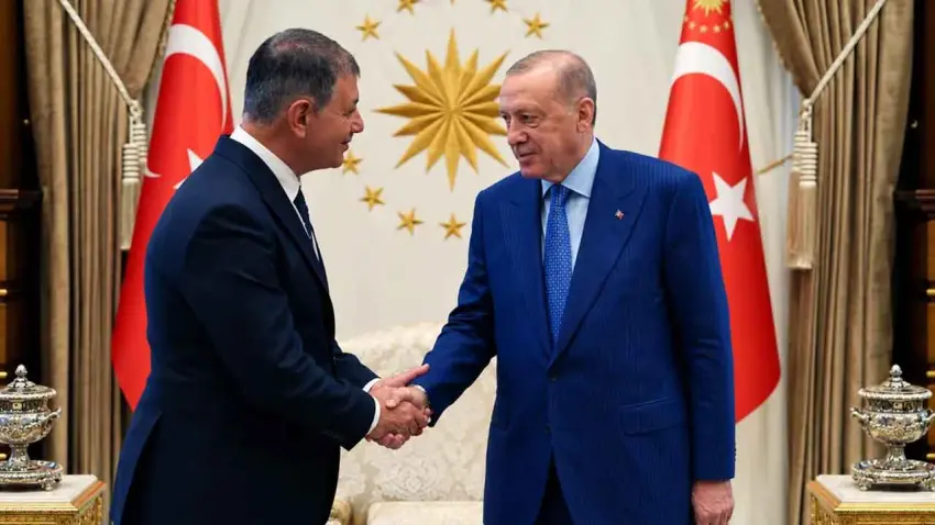 İzmir’i hareketlendiren iddia: Cemil Tugay Çarşamba günü AK Parti’ye geçiyor haberinin görseli