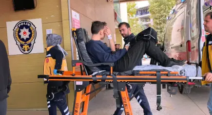 Motosikletini tamir etmeye çalışan 25 yaşındaki gencin parmağı koptu