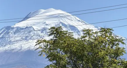 Ağrı Dağı’nda kış yüzünü gösterdi