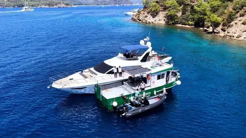 Bakan Kurum, Fethiye Körfezi’ndeki deniz temizliği çalışmalarını paylaştı haberinin görseli