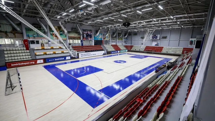 Celal Atik Spor Salonu yenilendi: Çatıdan zemine kapsamlı dönüşüm haberinin görseli