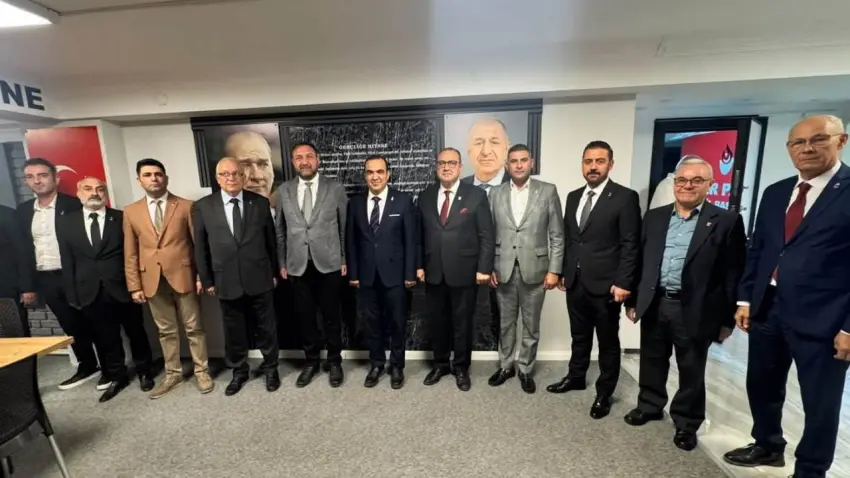 CHP İzmir İl Başkanı Utku Gümrükçü’den siyasi partilere “Ortak Akıl ve Uzlaşı” ziyaretleri haberinin görseli