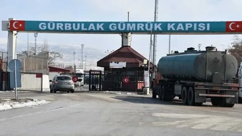 Gürbulak Sınır Kapısı'nda dehşet anları: Gümrük memurlarına bıçak çekti! haberinin görseli