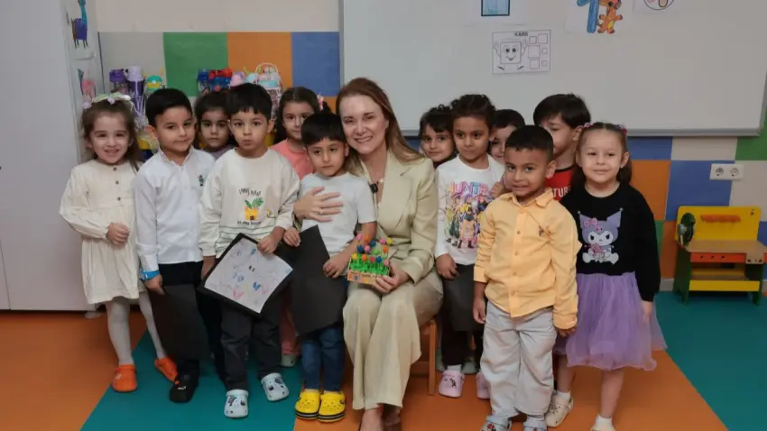 Başkan Mutlu, oyun evlerinde miniklerle buluştu haberinin görseli