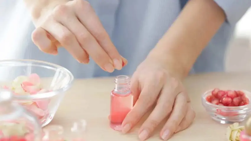 Gül suyuyla yapılan Japon ritüeli şaşırttı! Negatif enerjiyi yok ediyor haberinin görseli