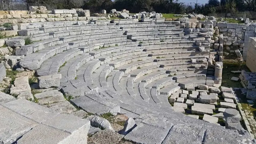 Teos'ta 2 bin 100 yıl sonra sanatçı buluşması haberinin görseli