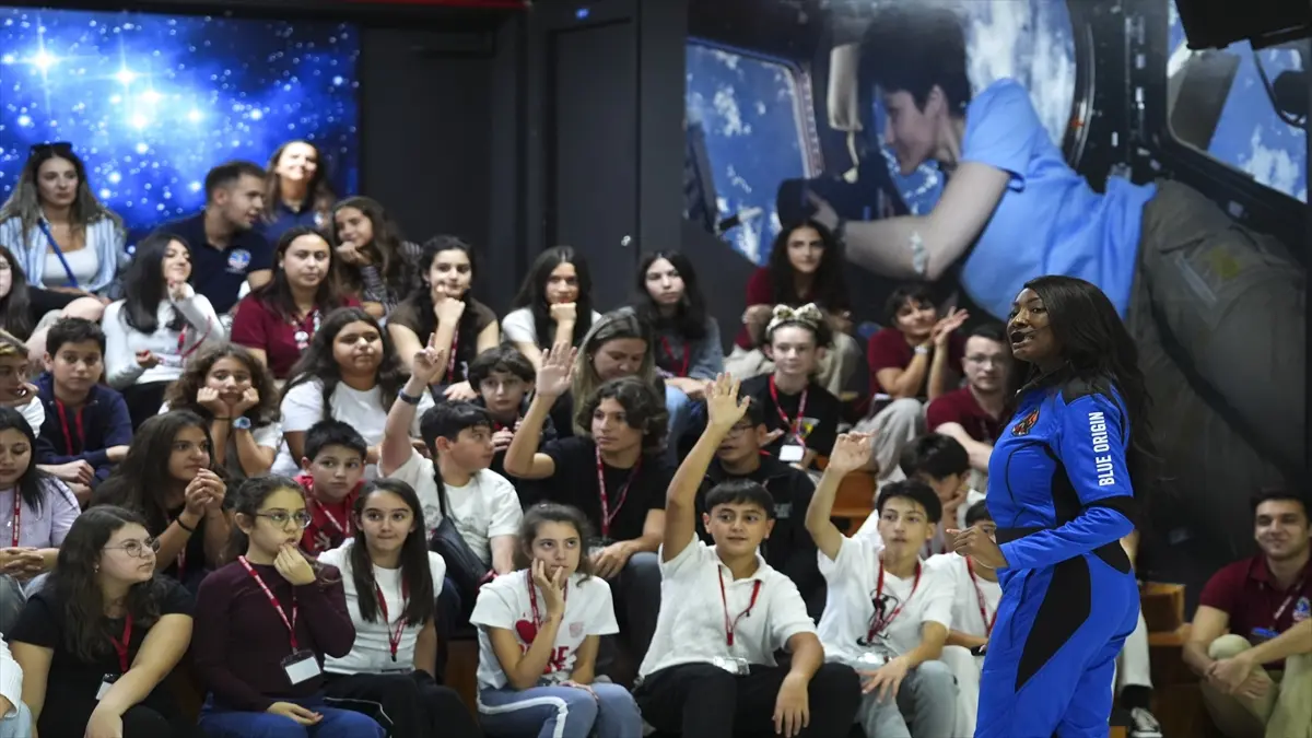 Astronot Aisha Bowe’den Türk gençlerine uzay mesajı görseli