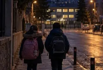 Çocuklar karanlıkta okula gidiyor: Kış saati için imza kampanyası