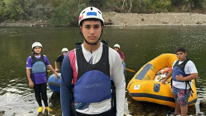 Depremin yaralarını rafting ile sarıyor haberinin görseli