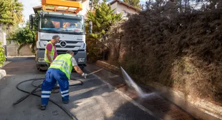 İzmir’de taşkınlara karşı 117 bin yağmursuyu ızgarası temizlendi