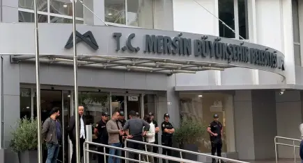 Mersin'de yolsuzluk operasyonu: 2'si belediye başkanı 16 kişi tutuklandı