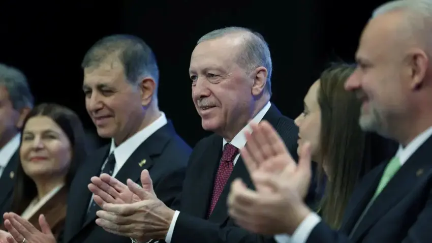 Cemil Tugay'dan AK Parti'ye geçiş sonrası ilk paylaşım: Yorumları kapattı haberinin görseli