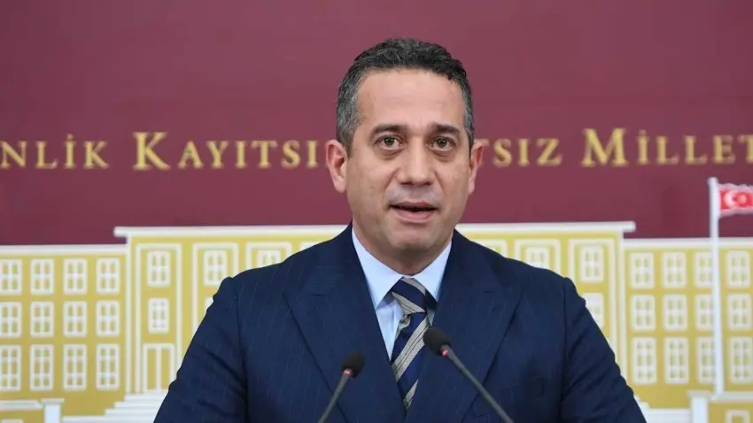 Cemil Tugay'ın AK Parti'ye katılmasına YENİ Parti'den sert tepki: O yüzle İzmir sokaklarında gezemez haberinin görseli