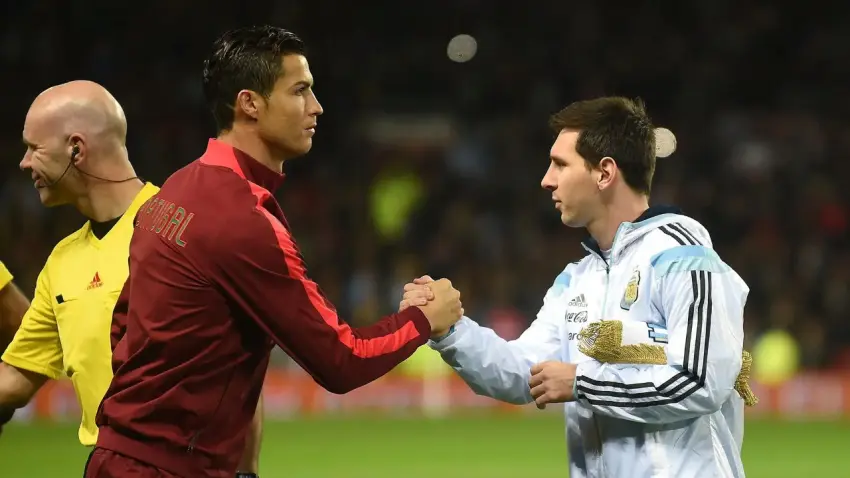 Cristiano Ronaldo’dan Lionel Messi’ye veda mesajı: Sonsuza dek yaşayacak bir tarih yazdın haberinin görseli