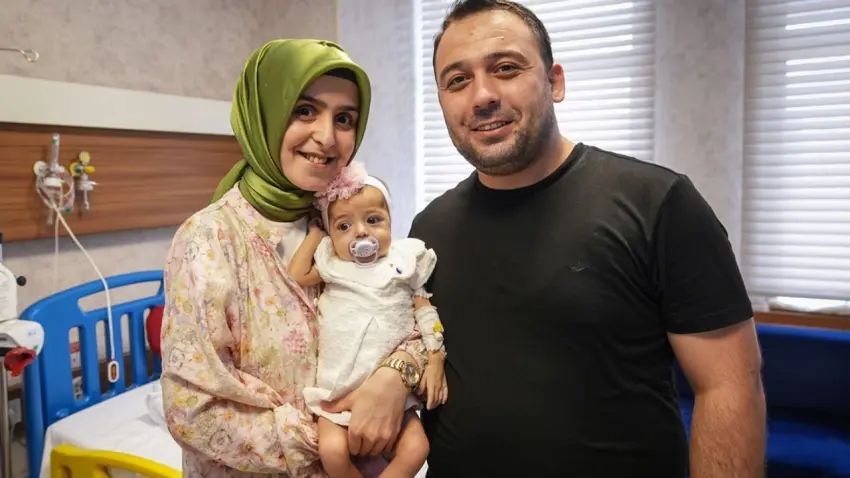 Ece bebek annesinin dokusuyla hayata yeniden bağlandı haberinin görseli