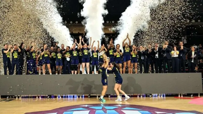 Fenerbahçe, FIBA Kadınlar Süper Kupa'nın sahibi oldu! haberinin görseli