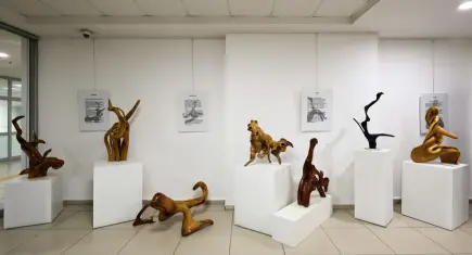 Karabağlar’da “Rüzgarlı Mimas’ın Ardıçları” sergisi sanatseverlerle buluştu