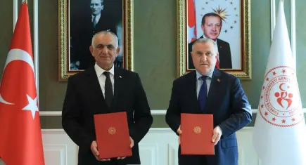 KKTC’ye iki yeni yükseköğrenim öğrenci yurdu yapılacak