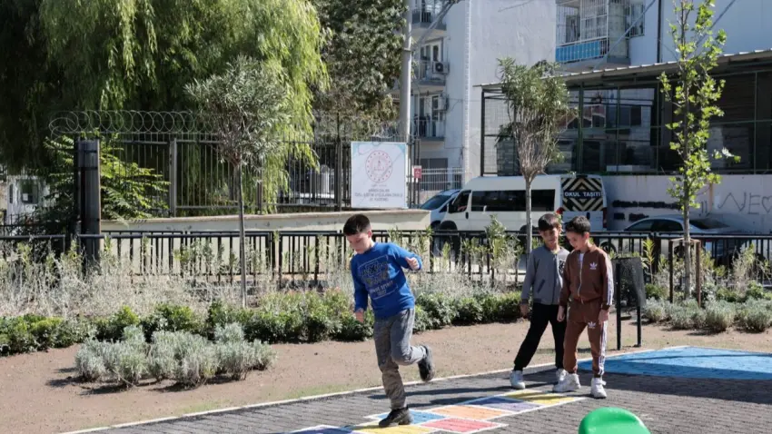 Konak’ta bir atıl alan daha çocukların oyun alanına dönüştü haberinin görseli