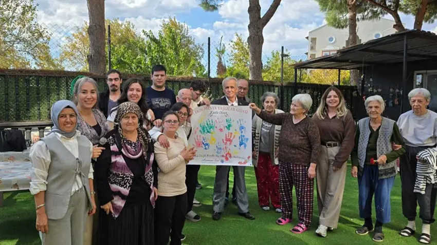 Menderes’te huzurevi sakinleri ve engelli bireyler bir araya geldi haberinin görseli