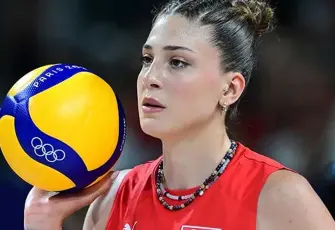 Milli voleybolcu İlkin Aydın'dan Cemil Tugay'a Atatürk'lü gönderme!