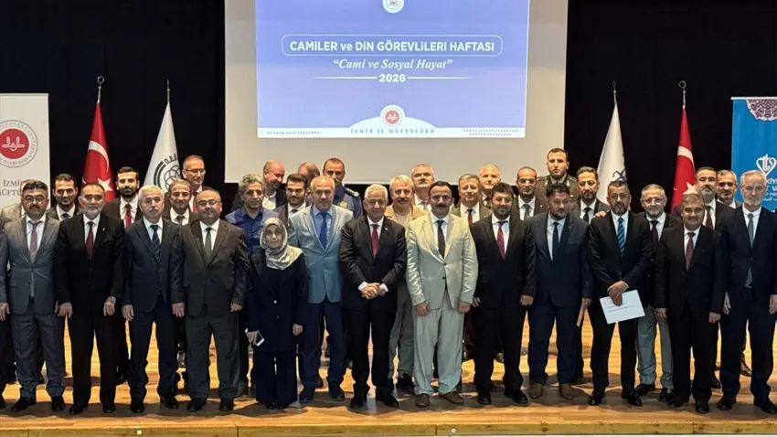 Diyanet İşleri Başkan Yardımcısı Demir İzmir'de din görevlileriyle buluştu haberinin görseli