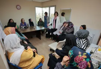 Konak Belediyesinden meme kanserine karşı farkındalık seminerleri