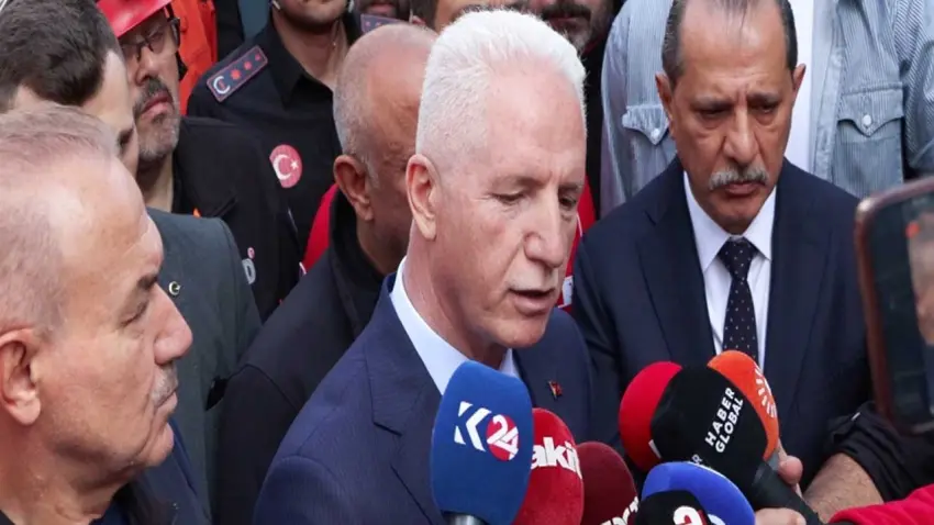 Maltepe'de çöken binada risk sürüyor: Vali Gül'den "kuyumcu hassasiyetiyle çalışıyoruz" açıklaması haberinin görseli